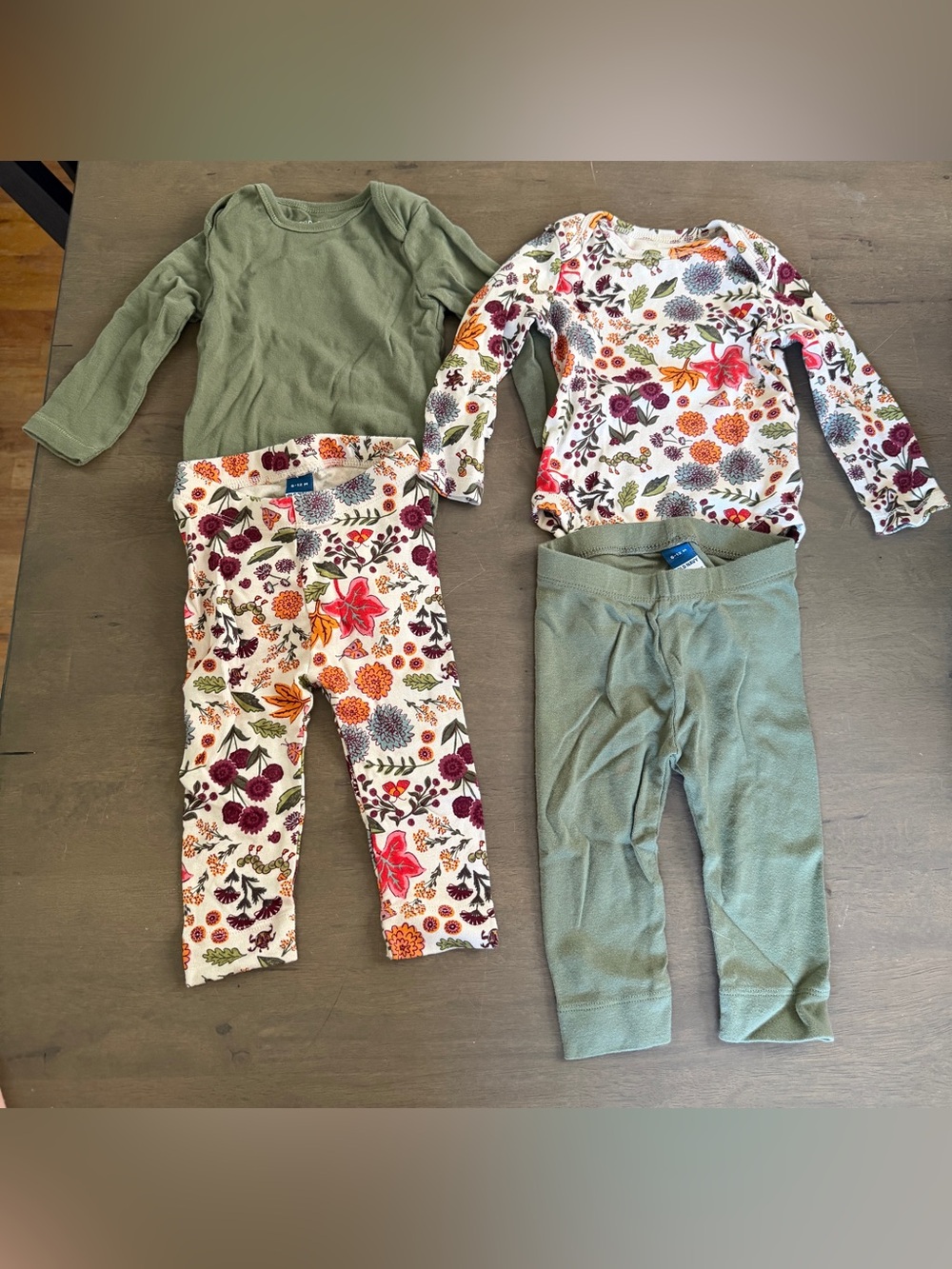 Old Navy Baby 4pc Mix and Match Leaf Floral Long Sleeve Bodysuit and Pants